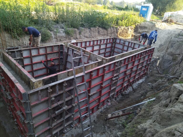 Zsaluzási és vasszerelési munka – Biatorbágy